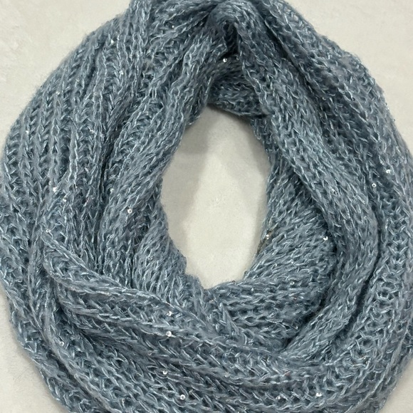 FOREVER 21 Warm Knitted Light Blue Shimmery Infinity Scarf - one size - Picture 2 of 3